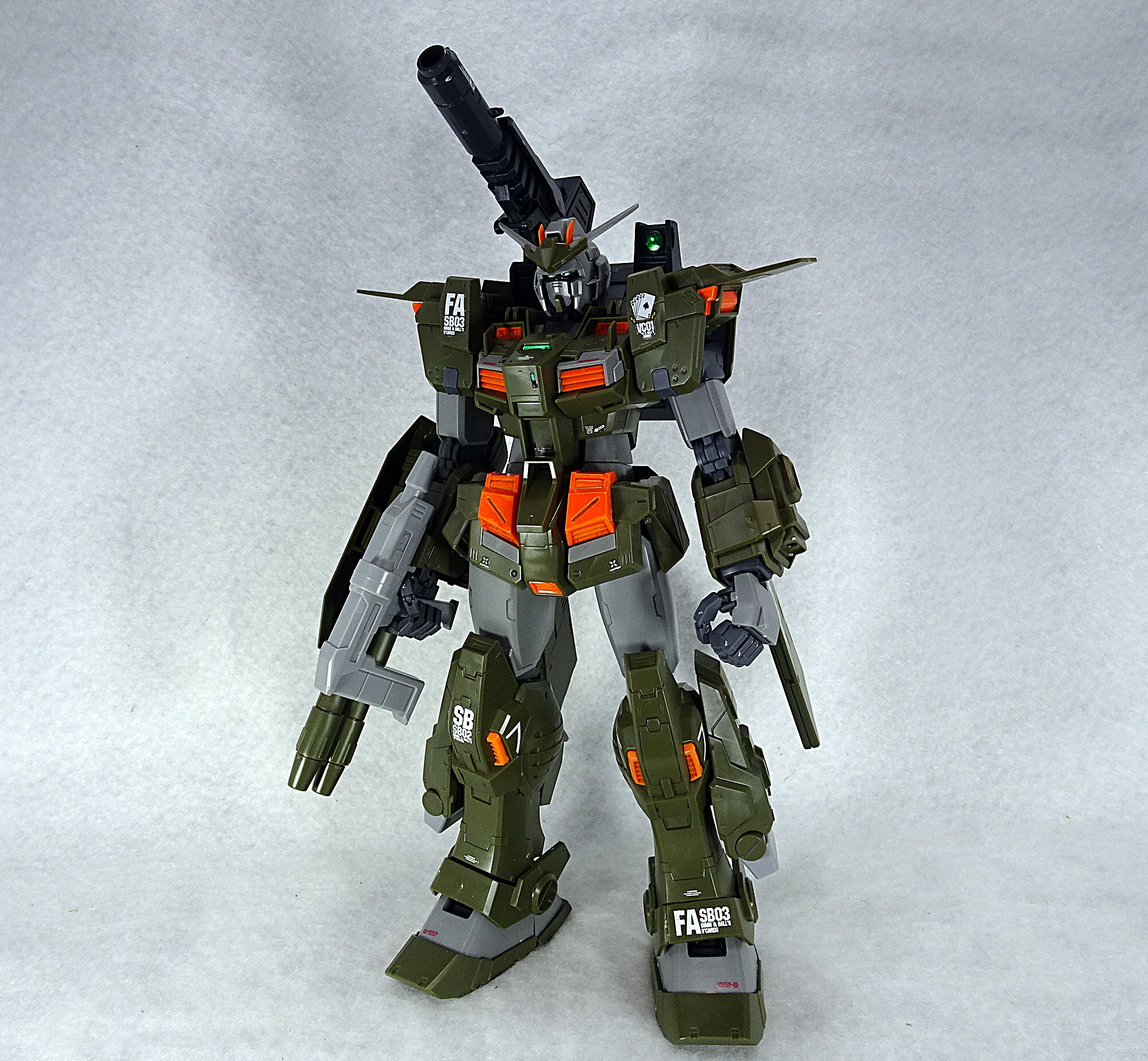 バンダイ MG 100 ガンダムストームブリンガー